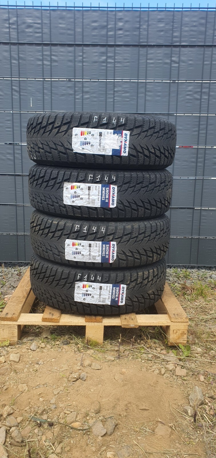 57-430 4x Neu Winterreifen Dynamo Snow-H MWH02 215/65 R16 98H (MIL) DOT24 F144 – Bild 1