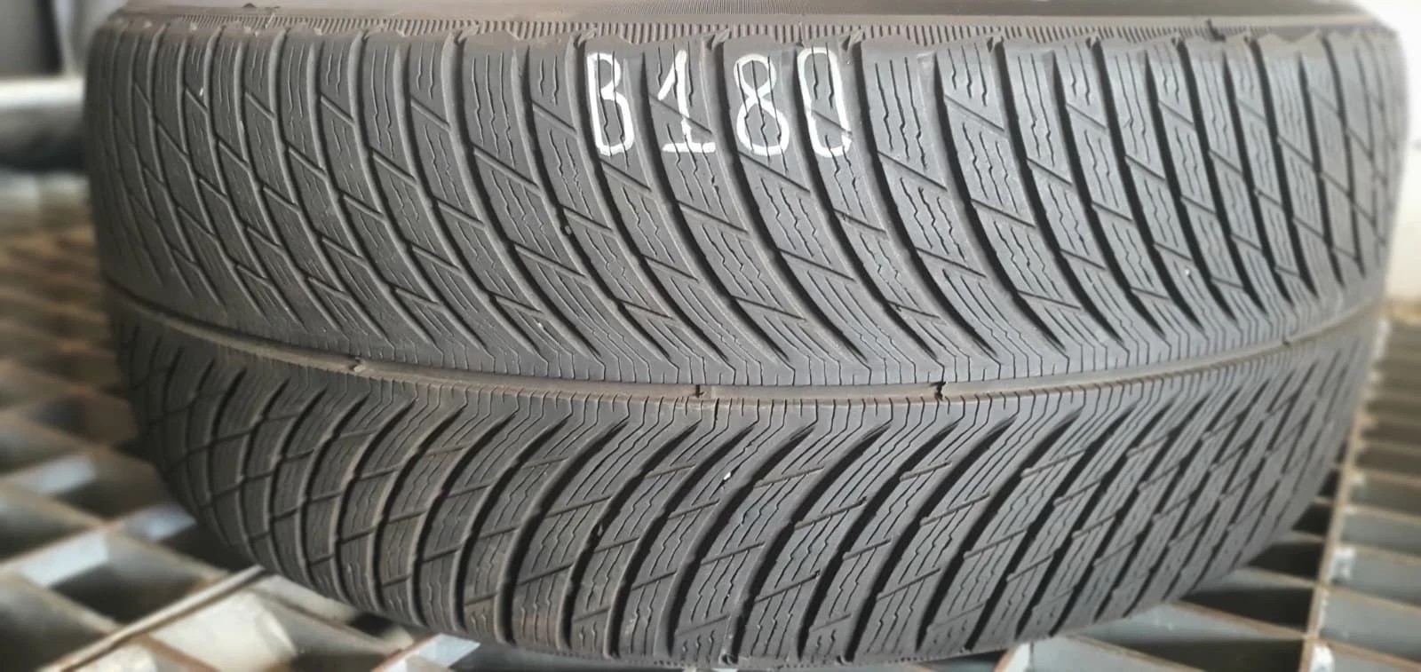 358320746853-featured-4 1x 255/50 R21 109H Michelin Pilot Alpin 5 SUV RFID X Dot1923 5mm B180 – Bild 1