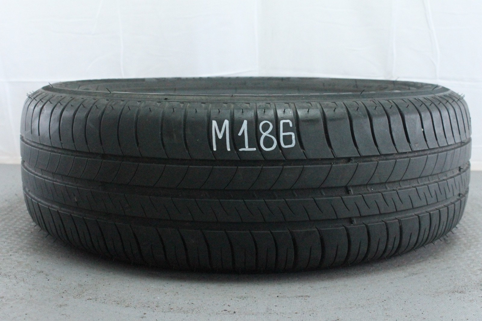 358320758262-featured 1x 185/60 R15 84T Sommerreifen Michelin Energy Saver Dot4218 5-5,5mm M186 – Bild 1