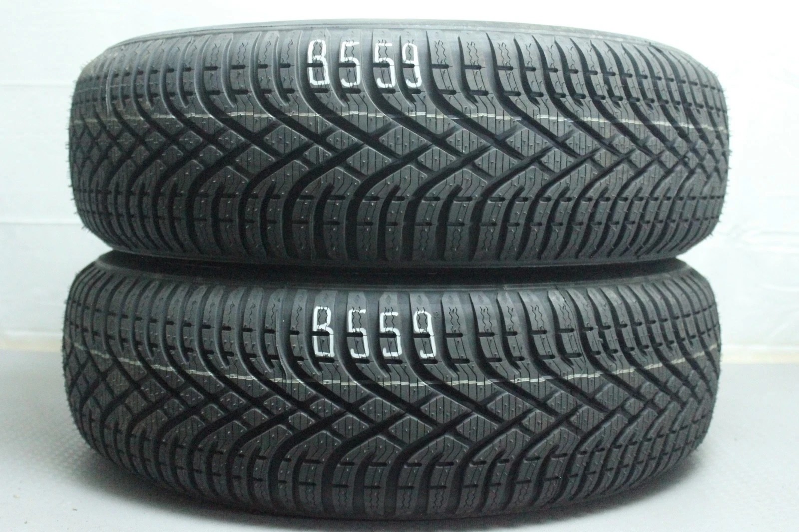358320758303-featured 2x 175/65 R15 84T Winterreifen BFGoodrich g-Force Winter 2 Neu Dot3023 B559 – Bild 1
