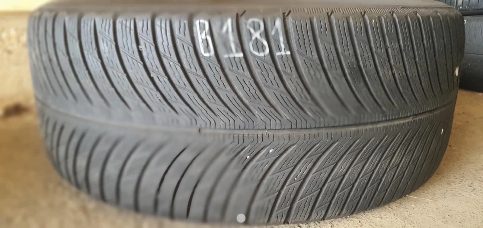 358320758310-featured 1x 255/45 R20 105V Winterreifen Michelin Pilot Alpin 5 SUV X Dot0819 4mm B181 – Bild 1