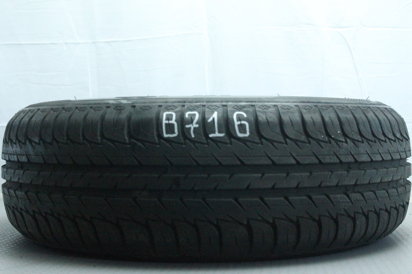 358320758345-featured 1x 185/65 R15 88T Sommerreifen Kleber Dynaxer HP3 Dot2718 6,5mm B716 – Bild 1