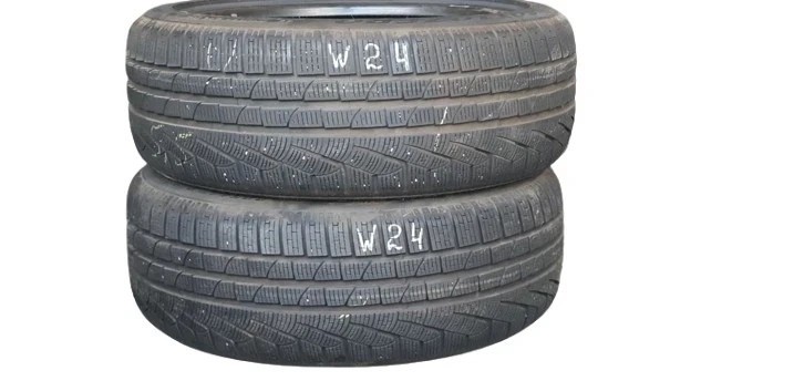 358320758357-featured 2x 225/45 R18 95V Winterreifen Pirelli Sottozero 240 (RSC) Dot3418 W24 – Bild 1