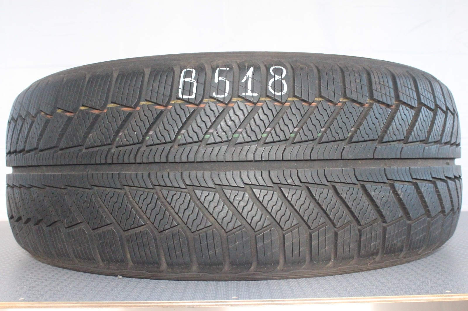 358320758381-featured 1x 225/50 R17 98V Winterreifen Point S Winter Dot2323 8-8,5mm B518 – Bild 1