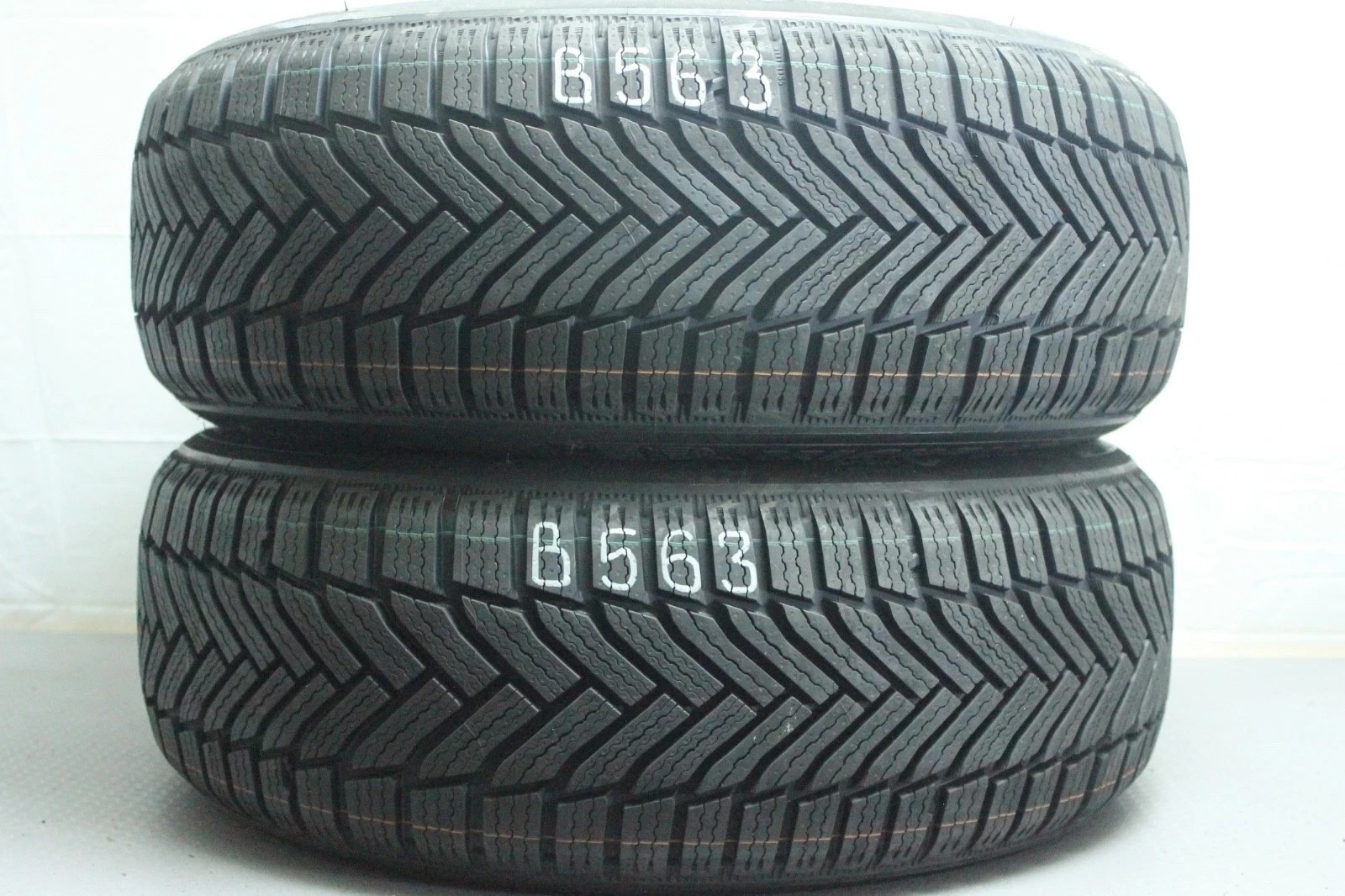 358320765604-featured 2x 195/60 R16 89T Winterreifen Michelin Alpin 6 Neu Dot3421 B563 – Bild 1