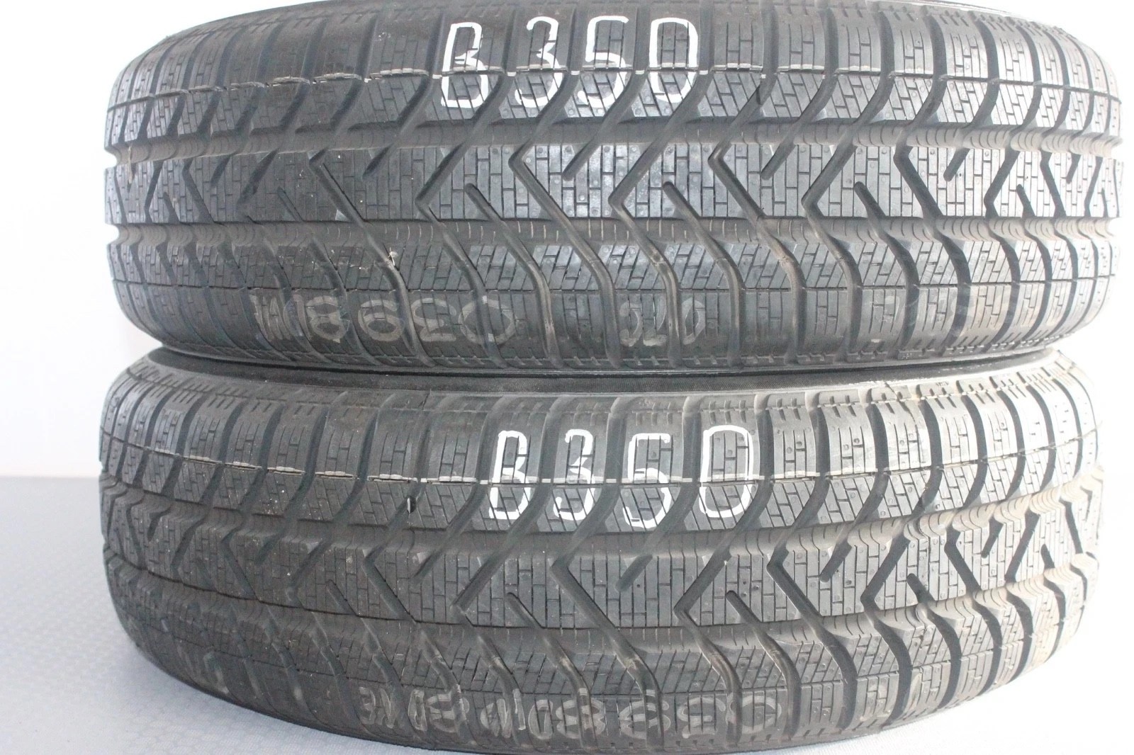358320765615-featured 2x Neuwertige 175/65 R15 84H Pirelli Snowcontrol Serie 3 Winter 210 Dot3217 B350 – Bild 1