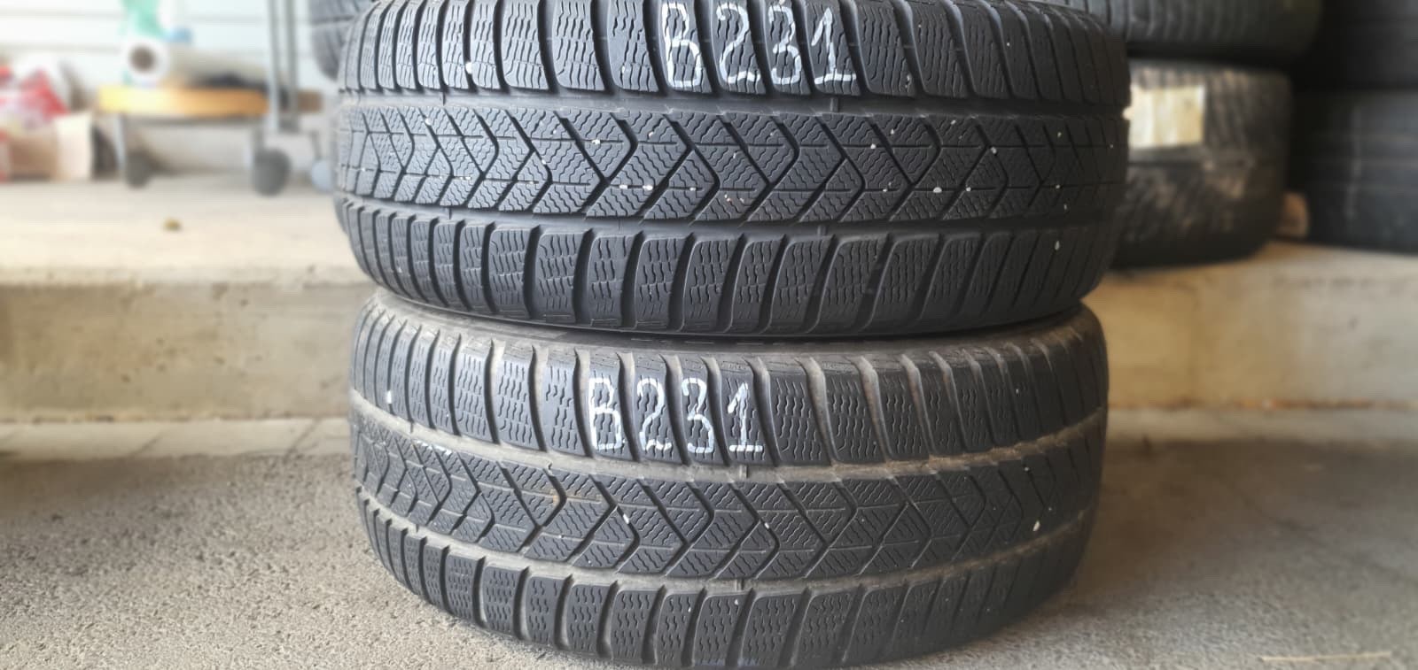358320765645-featured 2x 225/45 R18 95H Winterreifen Pirelli Sottozero 3 (RSC) Dot18/19 5-6mm B231 – Bild 1