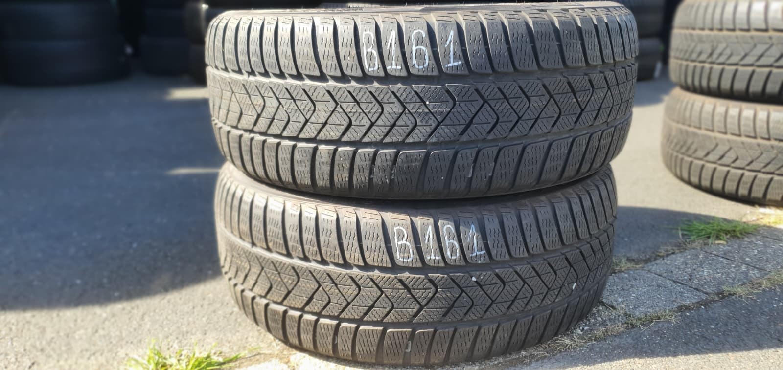 358320765783-featured-1 2x 225/45 R18 95H Winterreifen Pirelli Sottozero (RSC) Dot3418 5,5mm B161 – Bild 1
