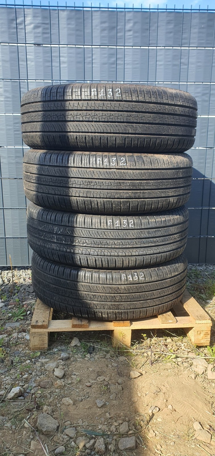 358320765824-featured-1 4x Neuwertige 255/60 R20 113V Allwetterreifen Pirelli Scorpion Zero Dot21 F132 – Bild 1