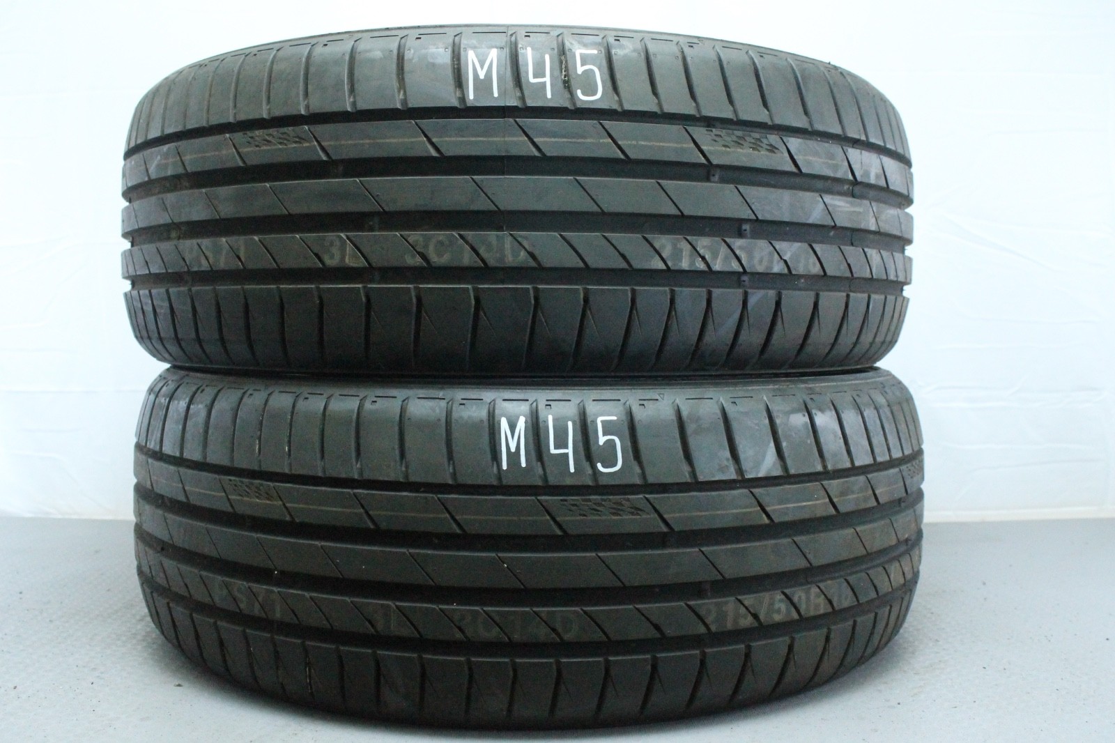 358320771446-featured-1 2x Neuwertige 215/50 ZR18 92W Sommerreifen Kumho Ecsta EP71 SUV Dot1824 M45 – Bild 1