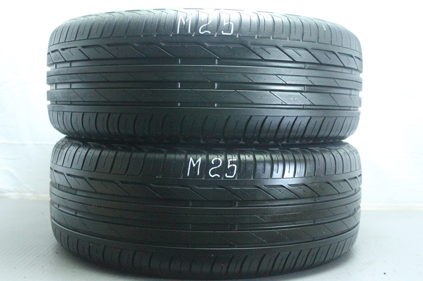 358320771491-featured 2x Neuwertige 225/55 R17 97W Sommerreifen Bridgestone Turanza T001 Dot3217 M25 – Bild 1