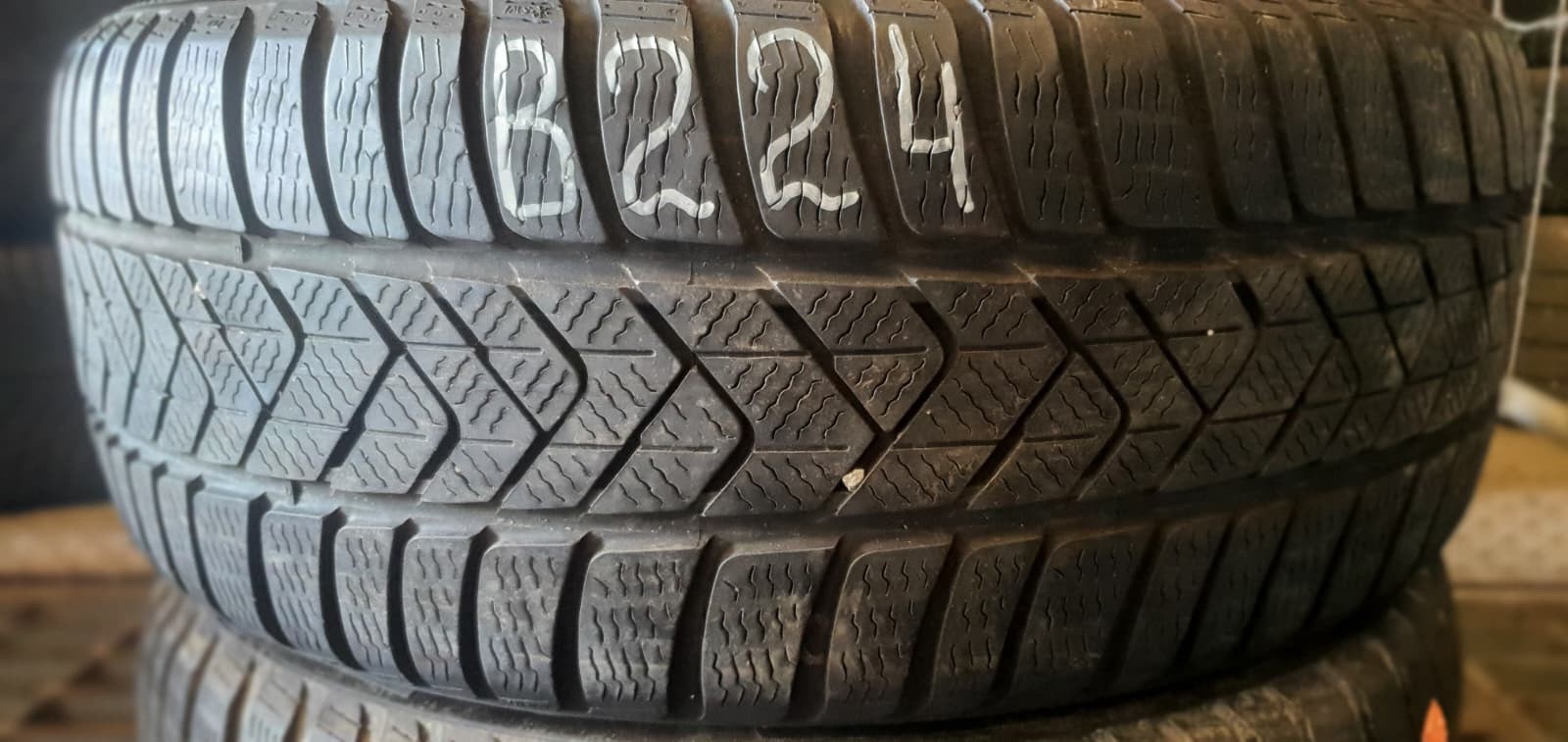358320771624-featured 2x 225/45 R18 95H Winterreifen Pirelli Sottozero 3 (RSC) Dot1019 5-5,5mm B224 – Bild 1