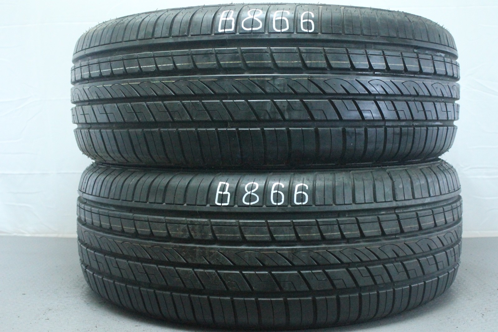 358320797818-featured 2x Neuwertige 225/60 R17 99V Sommerreifen Austone Athena SP303 Dot0121 B866 – Bild 1