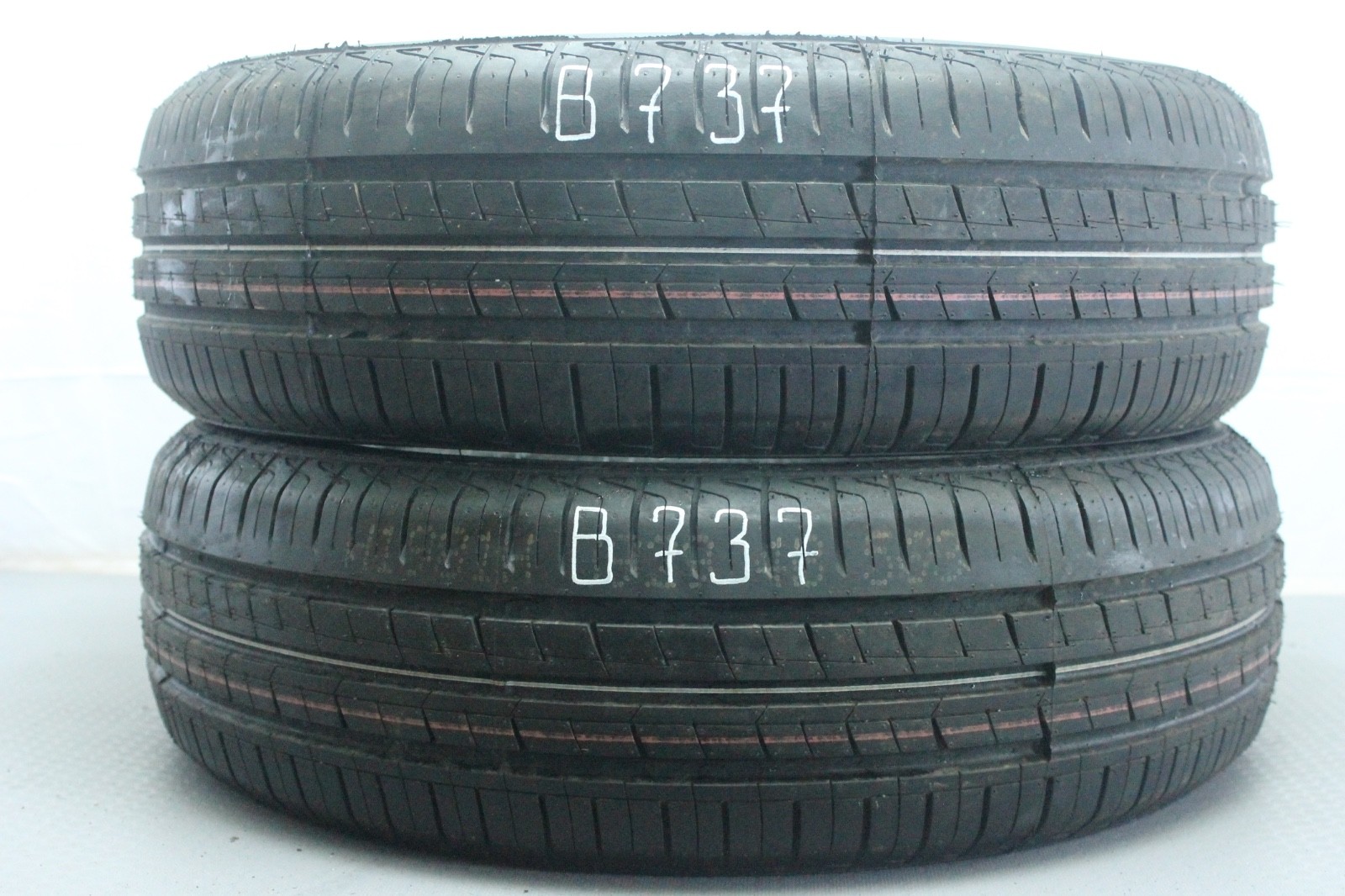 358320797822-featured 2x Neuwertige 185/65 R15 88H Sommerreifen Windforce Catchforce H/P Dot3824 B737 – Bild 1