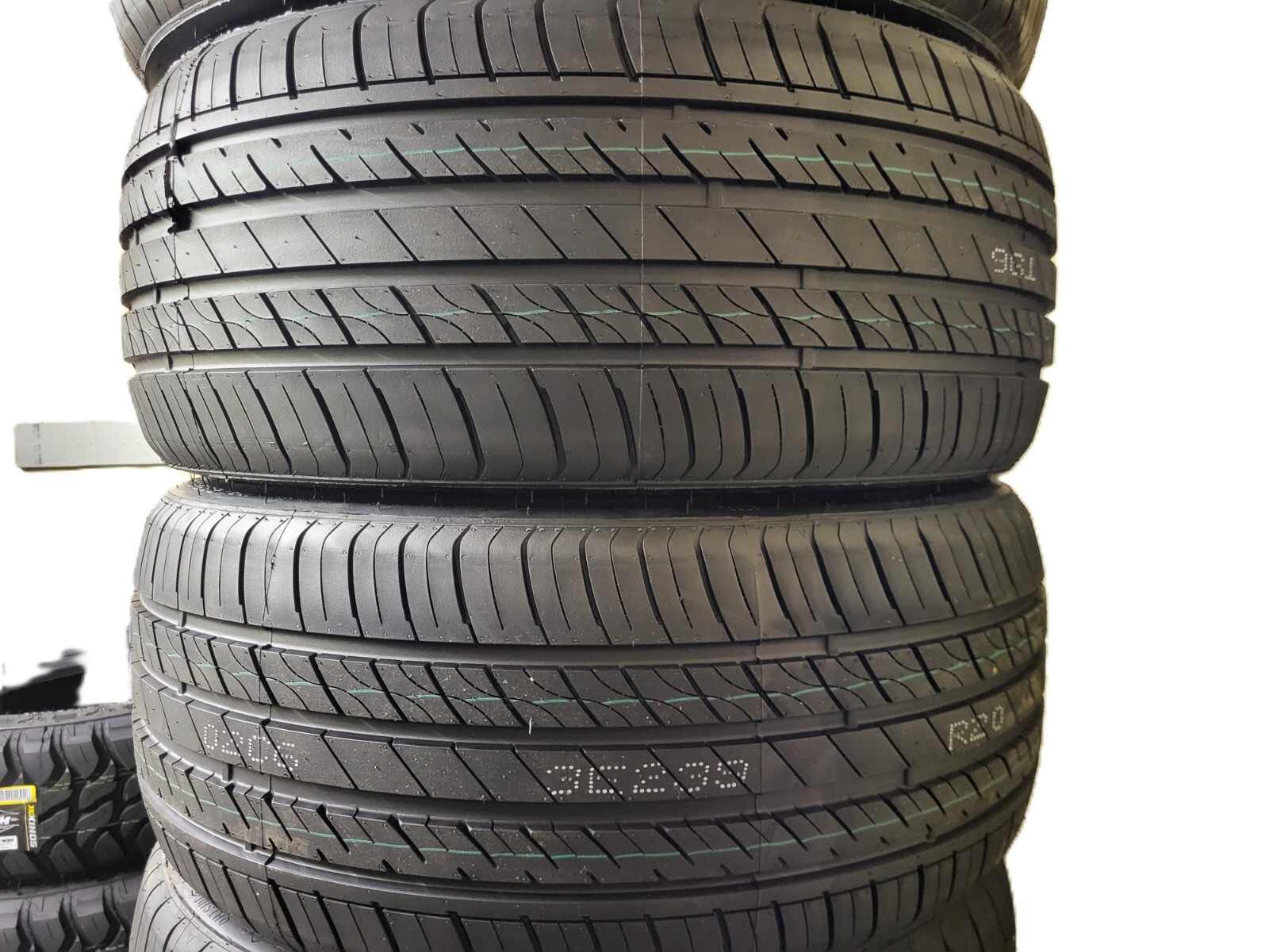 358320797901-featured 2x 205/60 R16 92V Sommerreifen NEUREIFEN – Bild 1