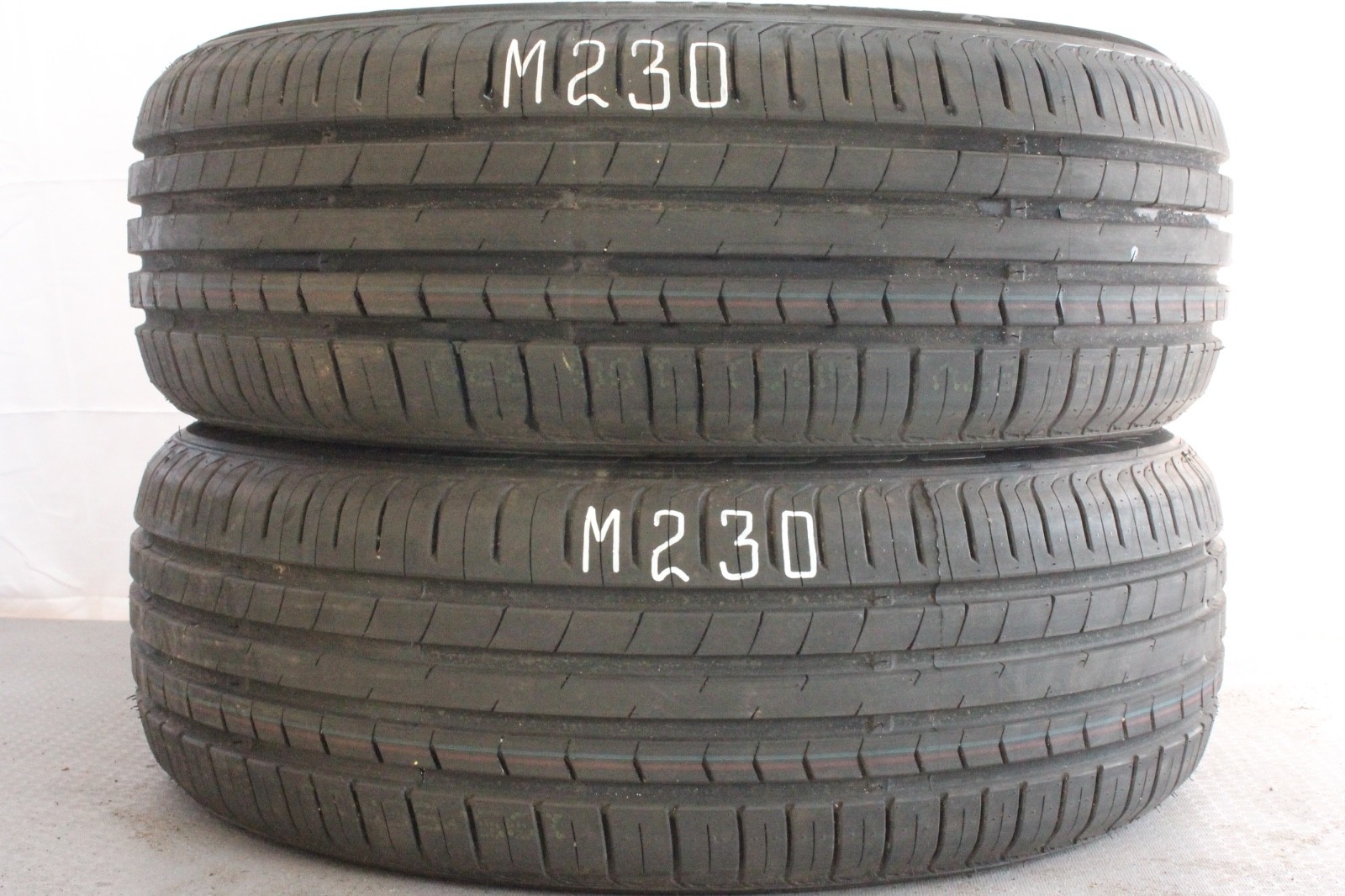358331350150-featured-1 2x Neuwertige 195/55 R16 87V Sommerreifen Tracmax X-Privilo TX1 Dot5024 M230 – Bild 1