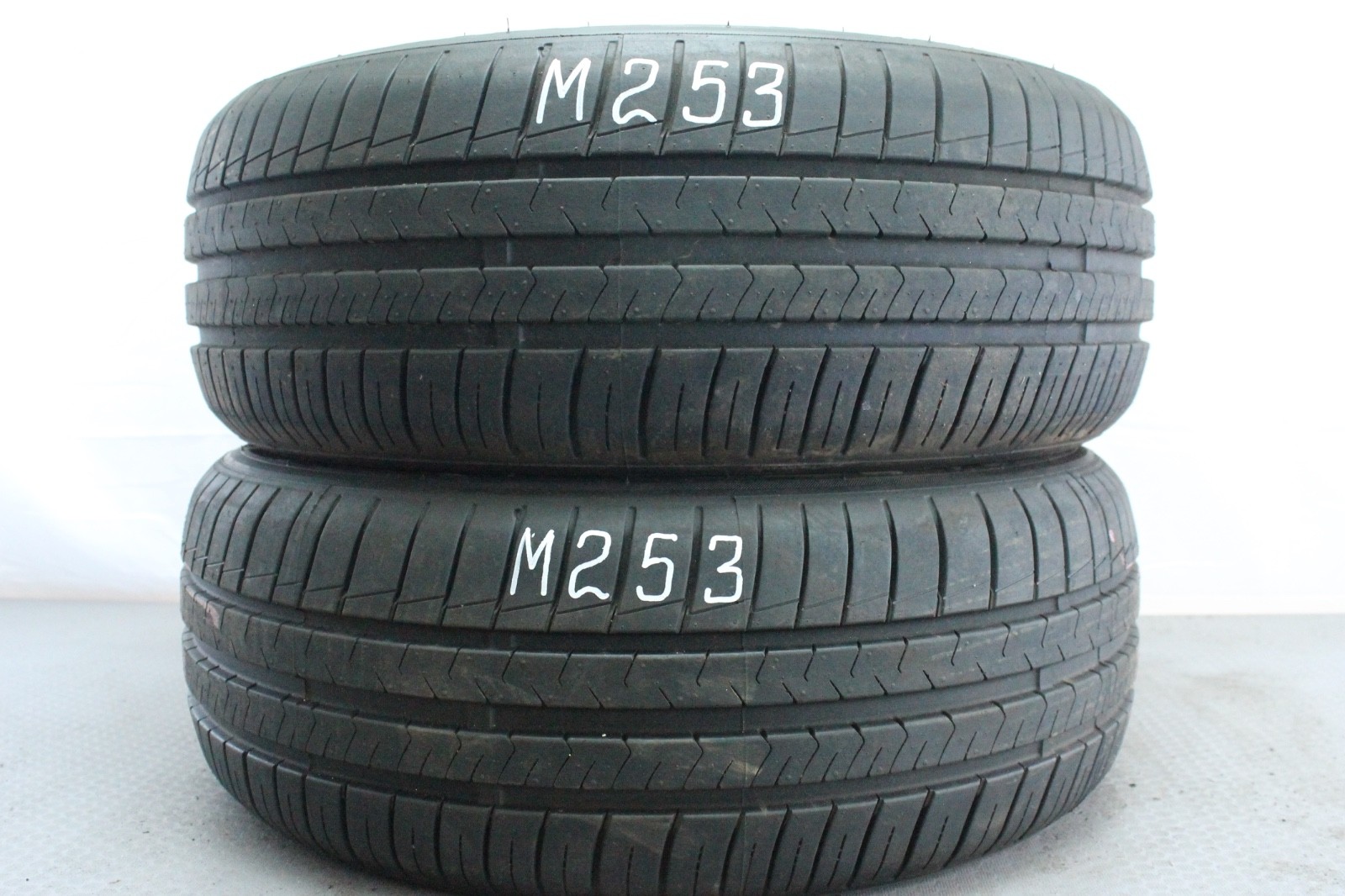 358333323000-featured 2x Neuwertige 185/55 R15 82H Sommerreifen Maxxis Mecotra 3 Dot5124 M253 – Bild 1