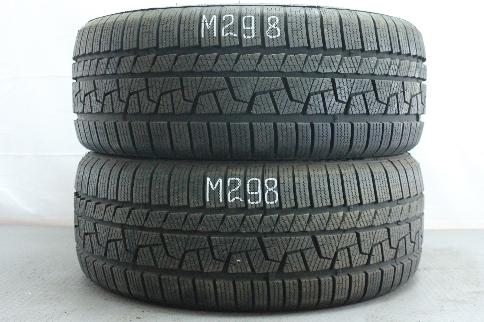 358370455689-featured-1 2x 215/45 R16 90H Winterreifen RoyalBlack RoyalWinter UHP Dot3623 6,8-7,4mm M298 – Bild 1