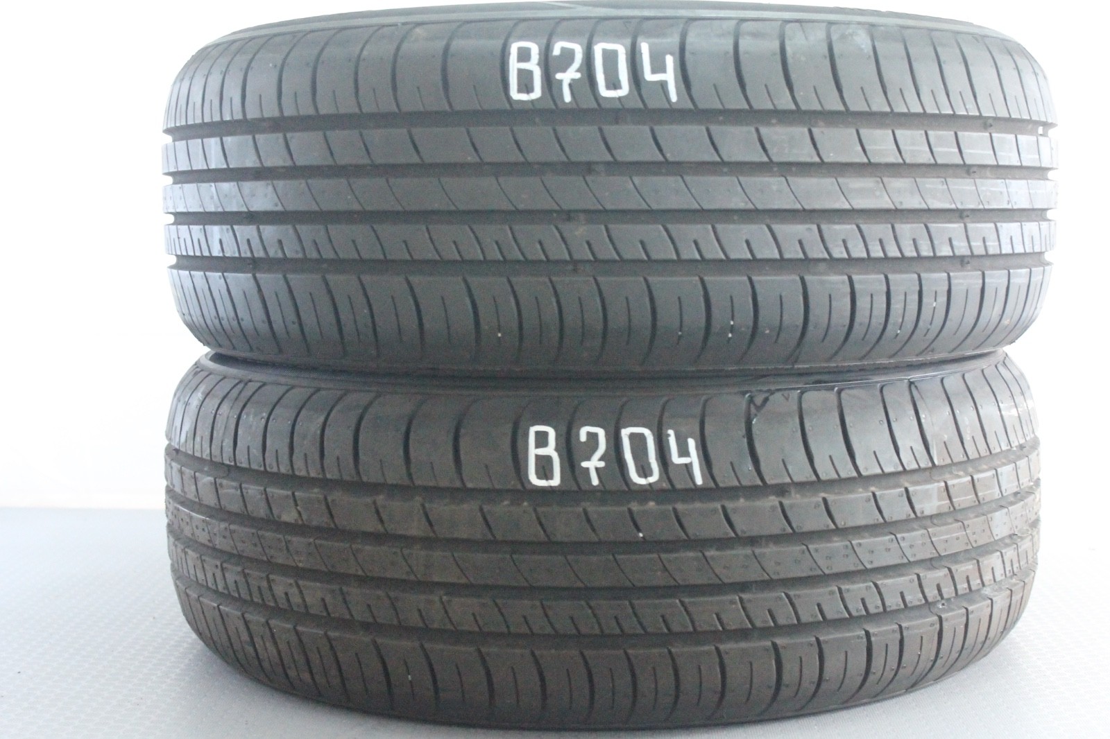 358371249107-featured-1 2x Neuwertige 185/55 R15 86H Sommerreifen Kumho EcoWing ES01 Dot4523 B704 – Bild 1