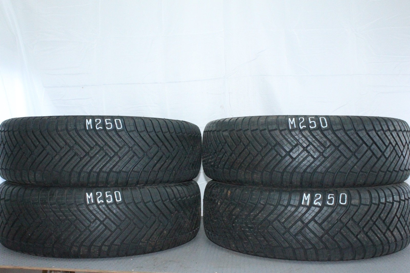 358420452045-featured-2 4x 195/65 R15 91H Allwetterreifen Linglong GripMaster 4S Demo Dot2025 M250 – Bild 1