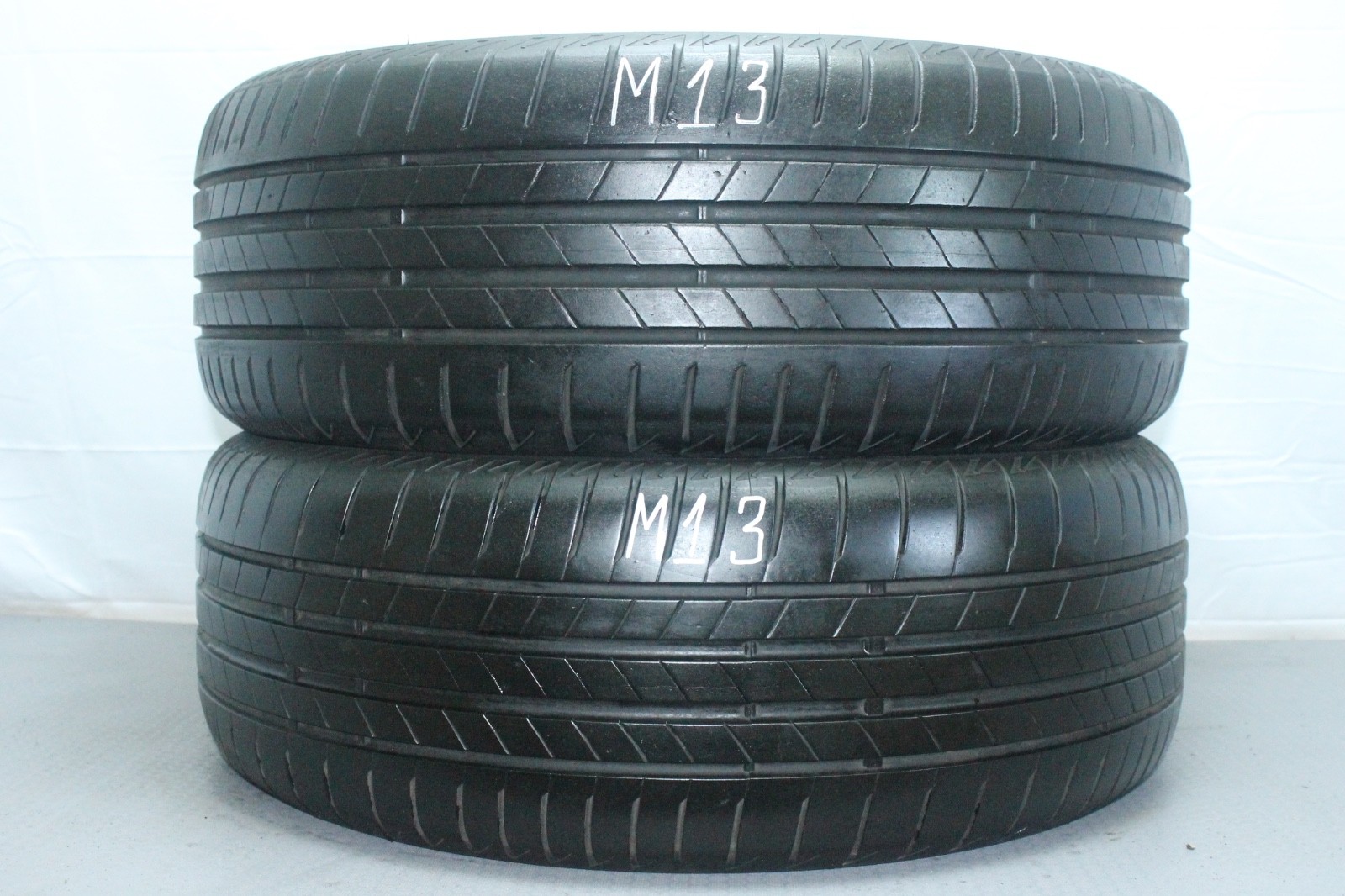 358320746683-featured-2 2x 225/55 R17 97W Sommerreifen Bridgestone Turanza T005* Dot4421 5,5-5,8mm M13 – Bild 1