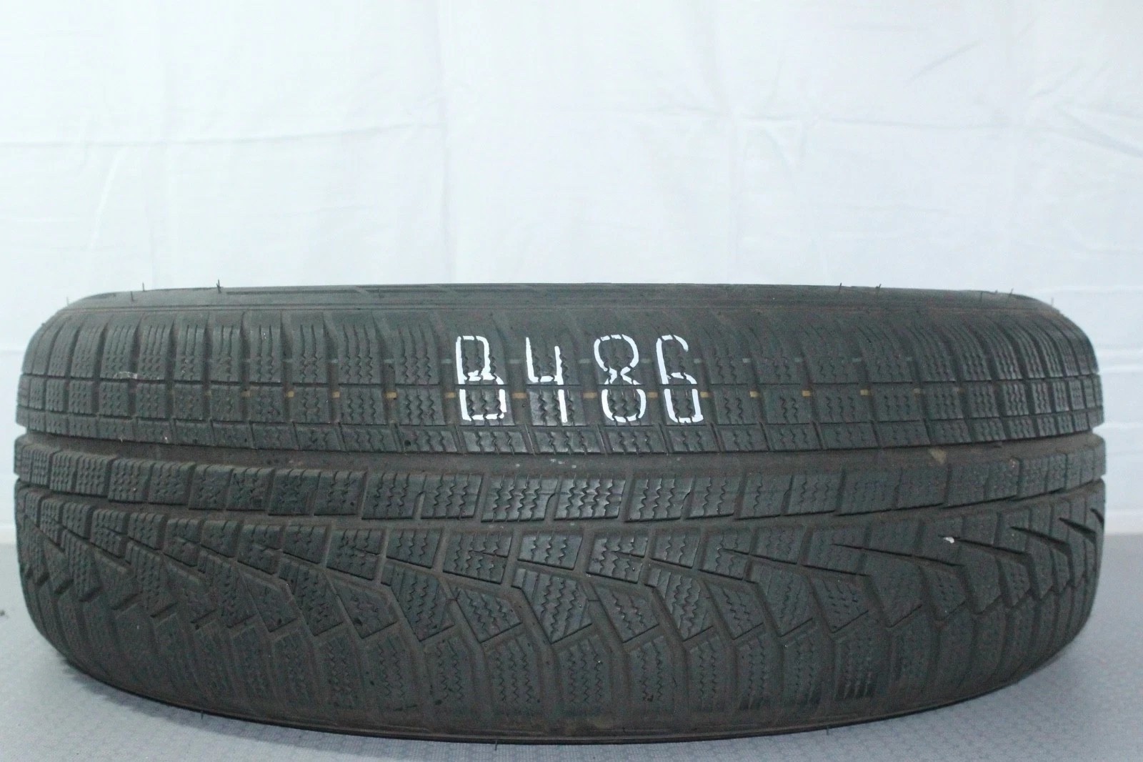 358320758405-featured-1 1x 205/60 R17 97H Winterreifen Hankook Winter i*cept evo2 Dot2023 6-7mm B486 – Bild 1