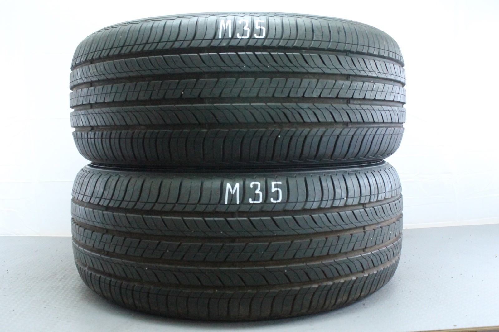 358320758534-featured-1 2x Neuwertige 235/50 R18 97V Sommerreifen Maxxis Bravo HPM5 M+S Dot1623 M35 – Bild 1