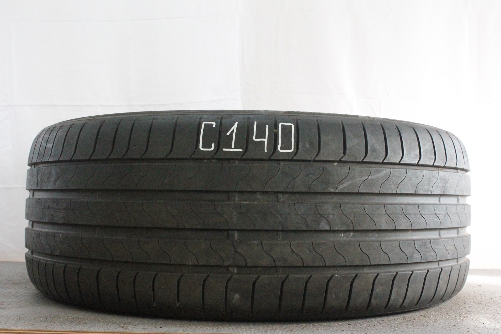 358320765631-featured-1 1x 255/40 R21 102Y Sommerreifen Bridgestone Turanza 6* Dot4421 6,5-7mm C140 – Bild 1