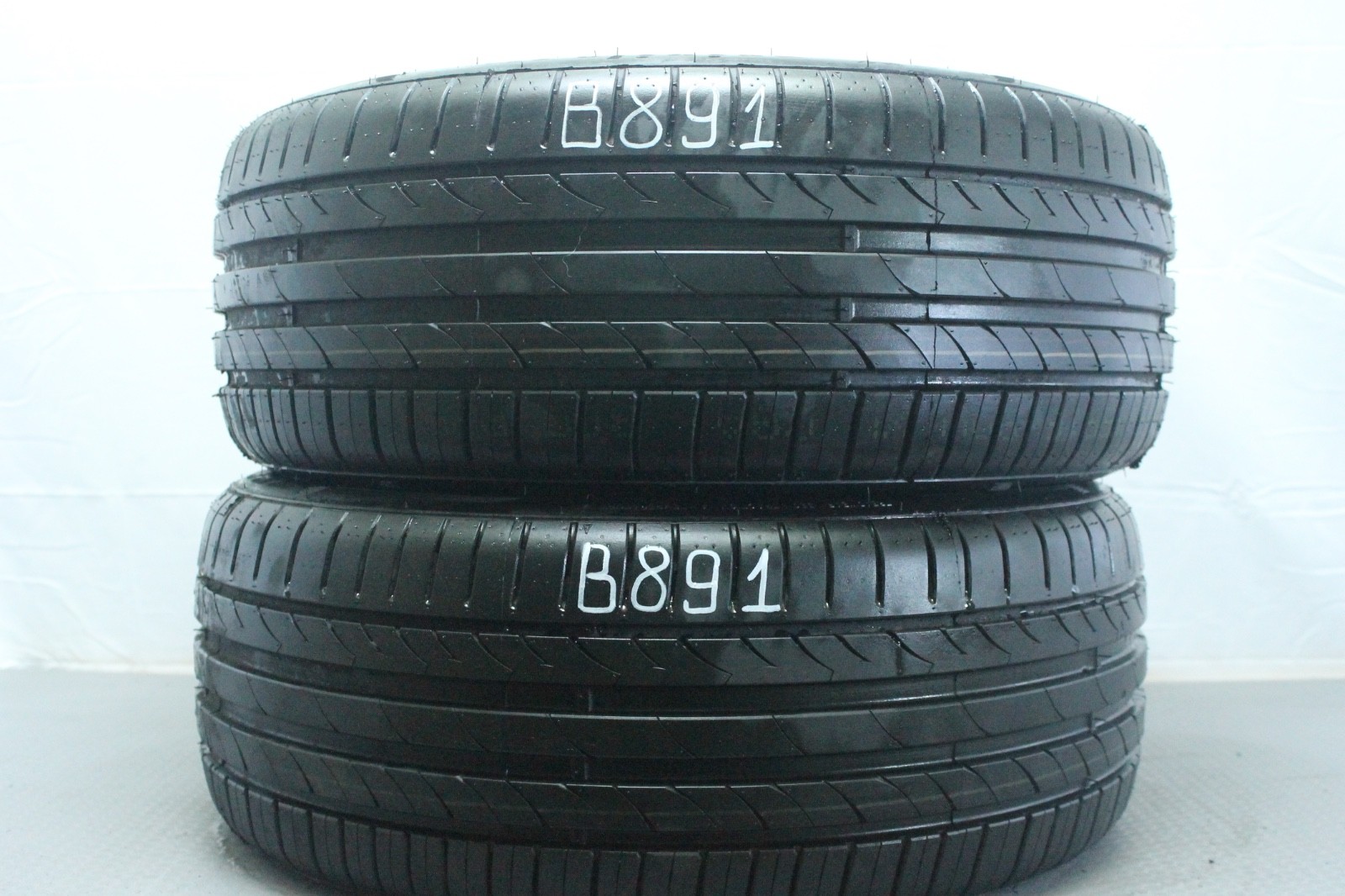 358320771454-featured-1 2x Neuwertige 215/45 R16 90V Sommerreifen Tracmax X-Privilo TX3 Dot1425 B891 – Bild 1