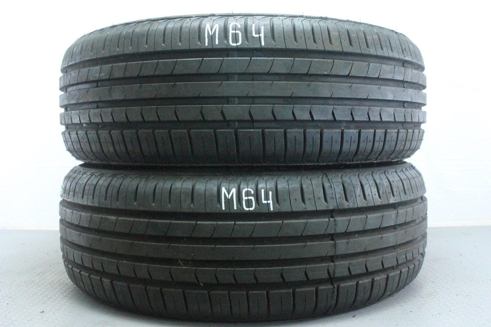 358320771517-featured-1 2x Neuwertige 195/55 R16 91V Sommerreifen Tracmax X-Privilo TX1 Dot0825 M64 – Bild 1