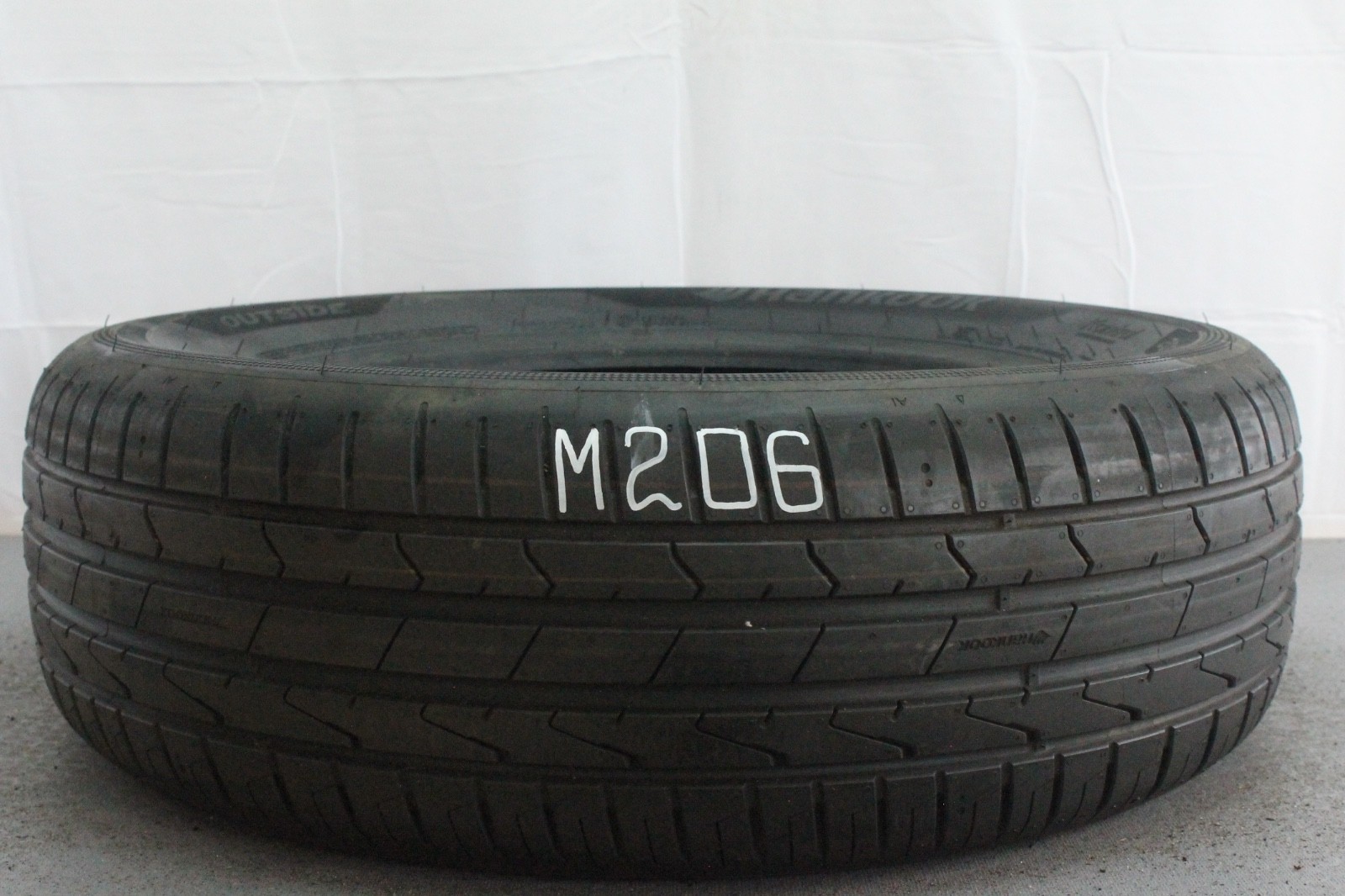 358320797830-featured-1 1x Neuwertige 205/65 R16 95W Sommerreifen Hankook Ventus Prime 3 Dot1723 M206 – Bild 1