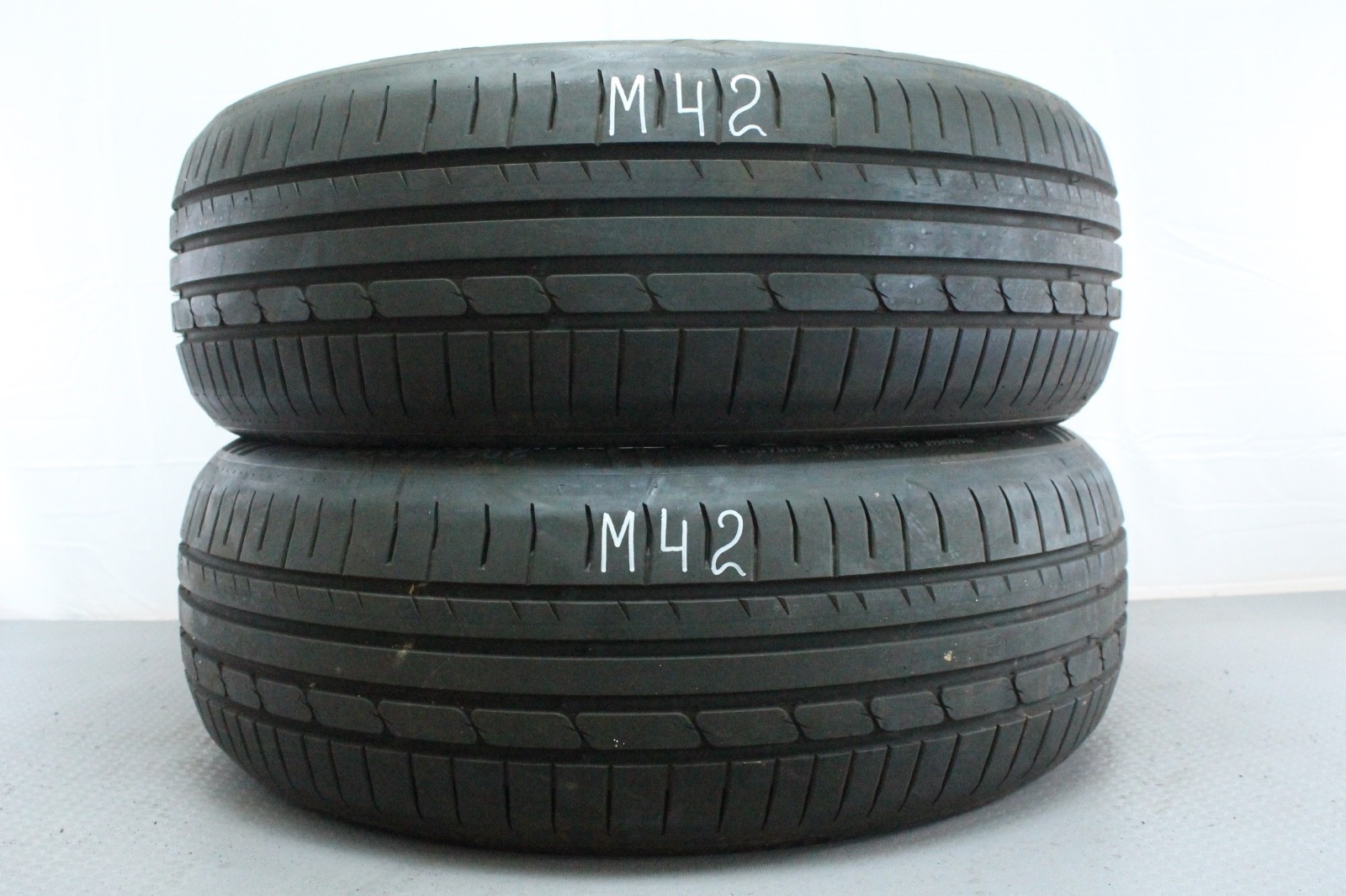 358320797863-featured-1 2x Neuwertige 205/55 R17 91V Sommerreifen Giti Synergy 2 Dot1025 M42 – Bild 1