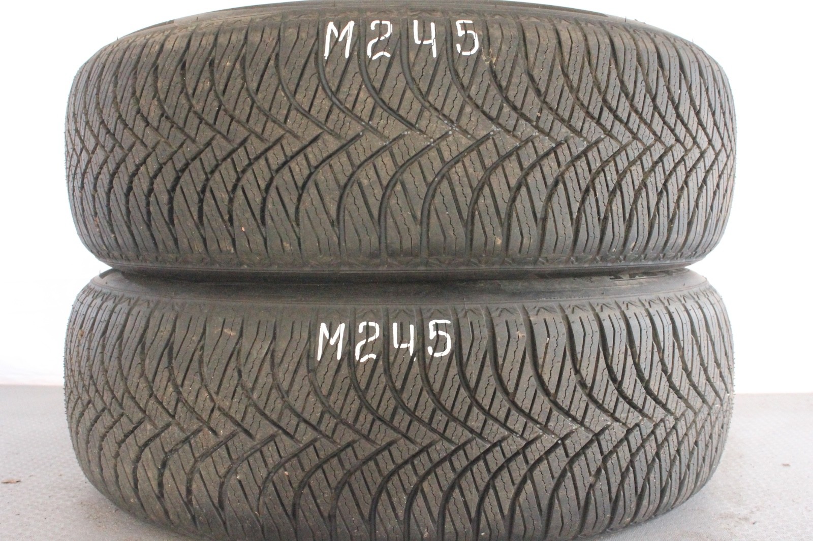 358333168154-featured-1 2x Neuwertige 215/60 R17 96H Westlake AllSeason Elite Z401 Dot2725 M245 – Bild 1