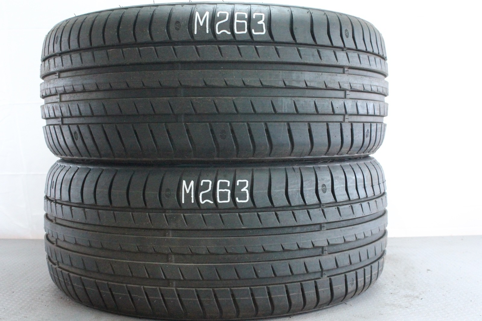 358333566368-featured-1 2x Neuwertige 225/40 R19 93Y Sommerreifen Triangle EffexSport TH202 Dot0725 M263 – Bild 1