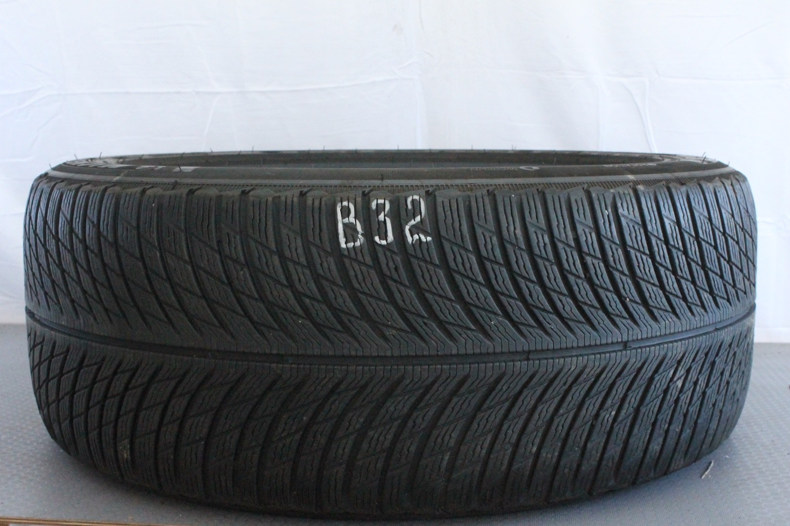 358391439041-featured-3 1x 275/45 R20 110V Winterreifen Michelin Pilot Alpin 5 SUV ZP Dot3920 5,5mm B32 – Bild 1