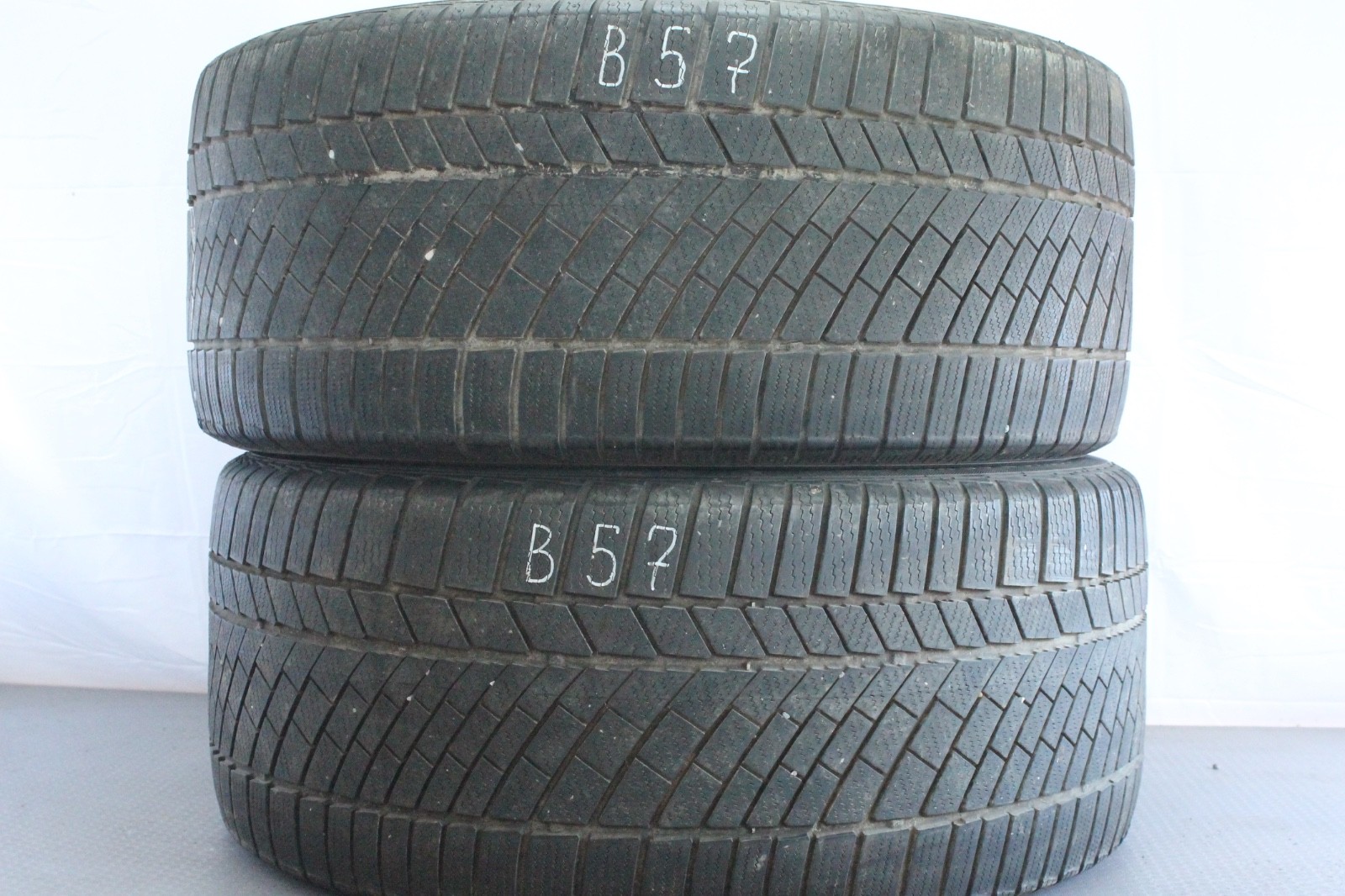 358391473330-featured-3 2x 305/40 R20 112V Continental ContiWinterContact TS830P Dot4618 5,5mm B57 – Bild 1
