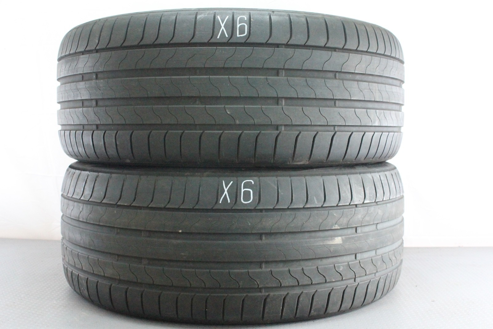 358474966109-featured-3 2x 255/40 R21 102Y Sommerreifen Bridgestone Turanza6* Enliten Dot2022 5-5,5mm X6 – Bild 1