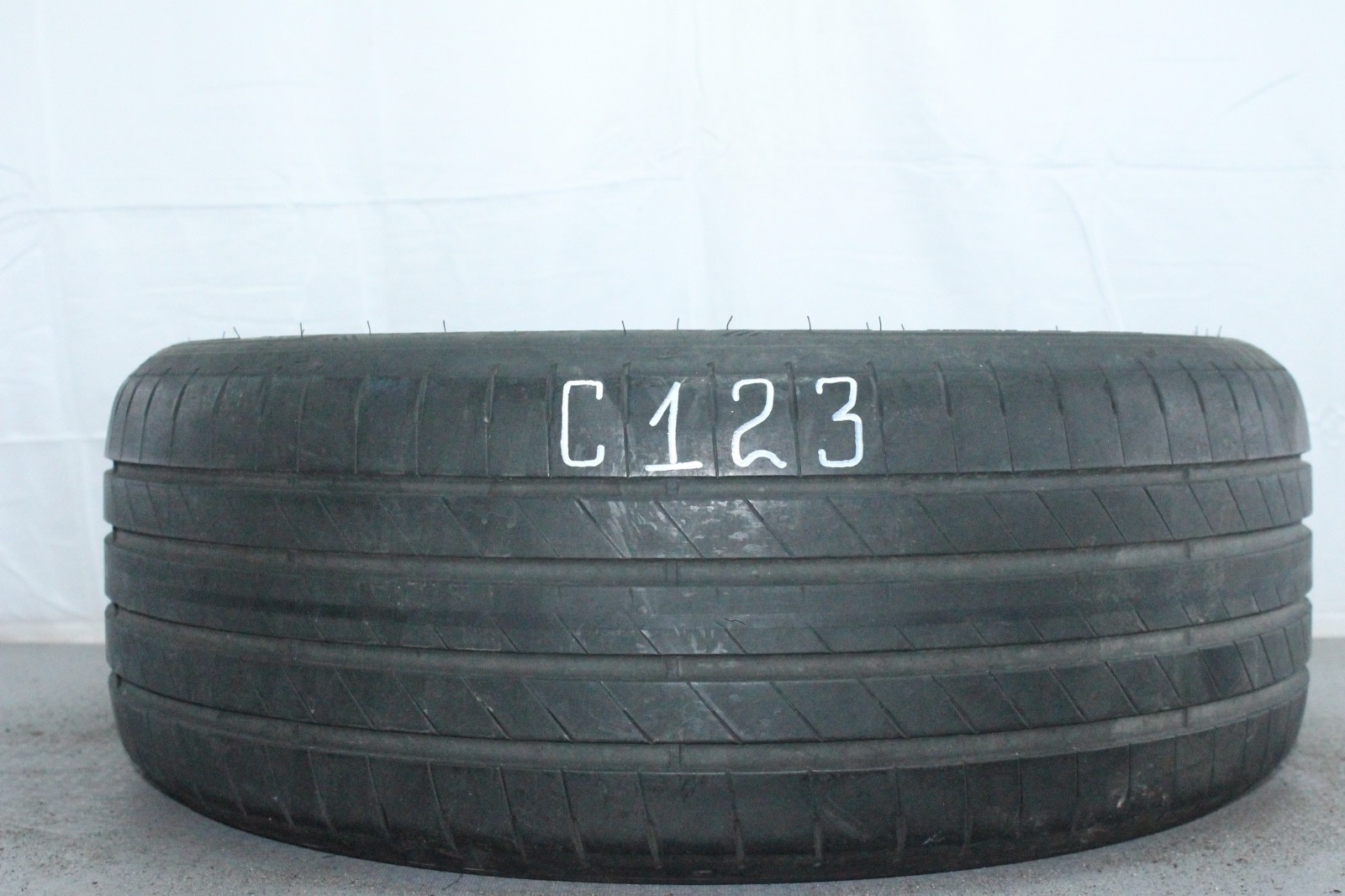 358320758361-featured 1x 235/40 R19 96Y Sommerreifen Goodyear Eagle F1 Asymmetric 6 Dot5121 5,5mm C123 – Bild 1