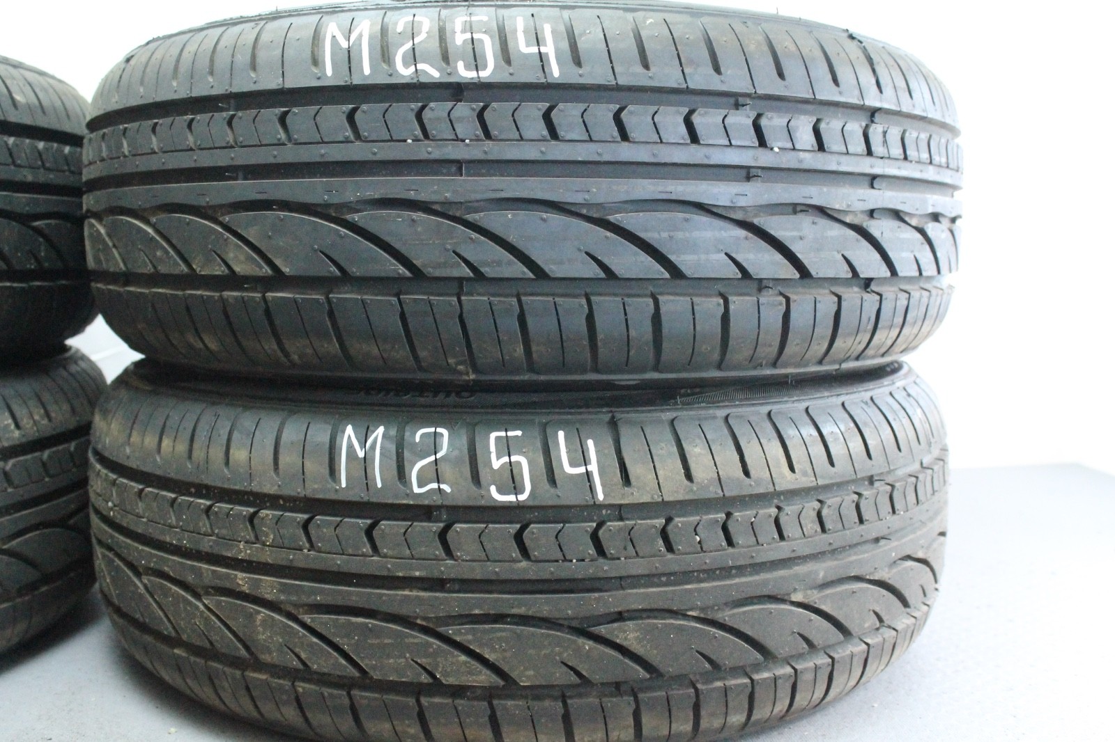 358333347514-featured 2x Neuwertige 175/55 R15 77V Sommerreifen Radar RPX-800 Dot4124 M254 – Bild 1