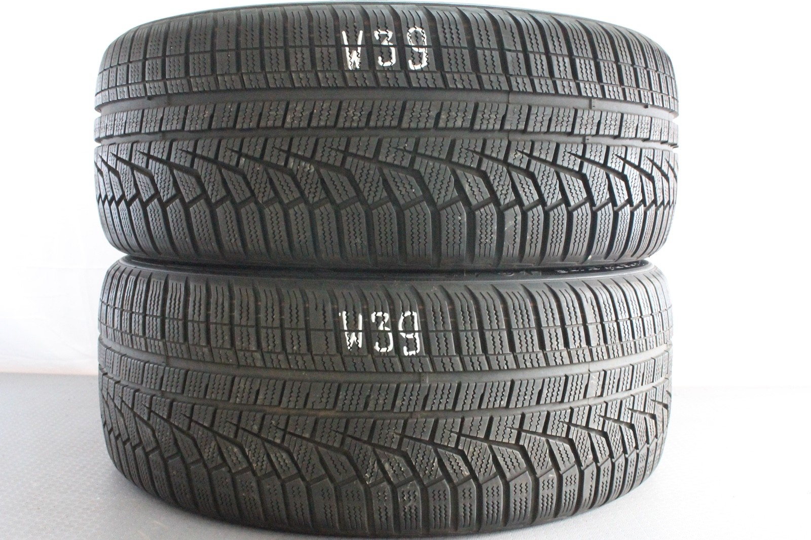 358462656061-featured 2x 225/45 R18 95H Winterreifen Hankook Winter i*cept evo2 Dot2023 5-5,5mm W39 – Bild 1