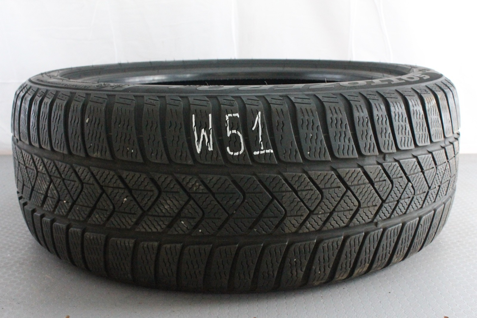 358462663946-featured 1x 225/45 R18 95H Winterreifen Pirelli Sottozero 3* RSC Dot2019 5-6mm W51 – Bild 1