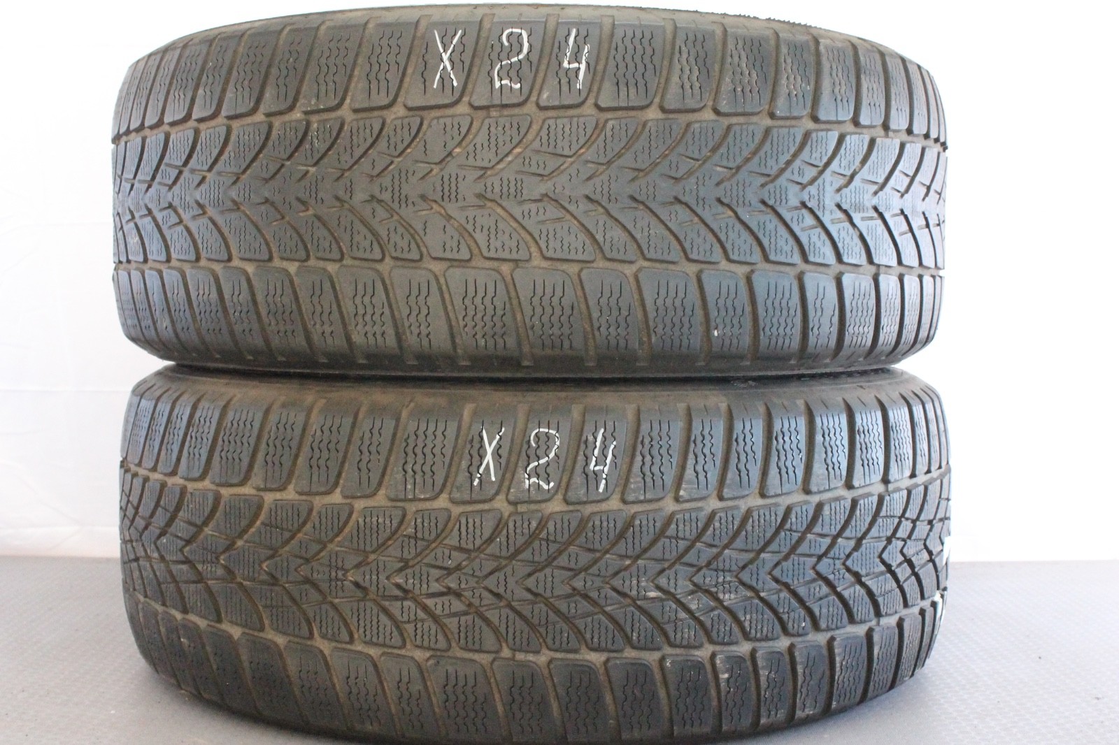 358478226456-featured 2x 225/55 R17 97H Winterreifen Dunlop SpWinterSport 4D Dot2016 3,5-4,5mm X24 – Bild 1
