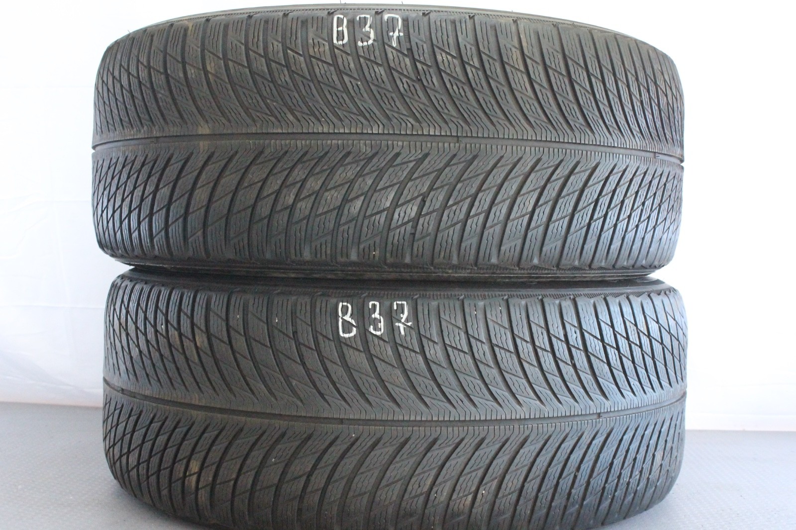 358489296739-featured 2x 275/45 R20 110V Winterreifen Michelin PilotAlpin 5 SUV ZP Dot2022 5-5,5mm B37 – Bild 1