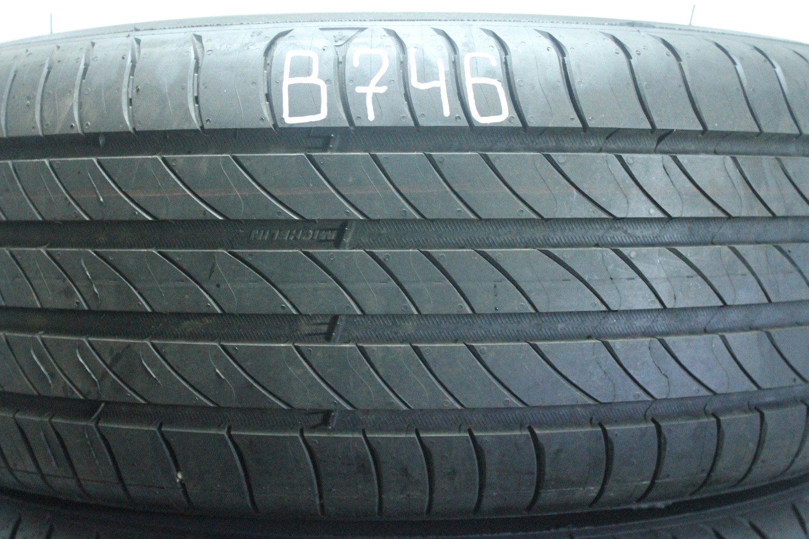 358489479685-featured 1x Sommerreifen Michelin Primacy 4 195/55 R16 87H 6-6,5mm Dot3724 B746 – Bild 1