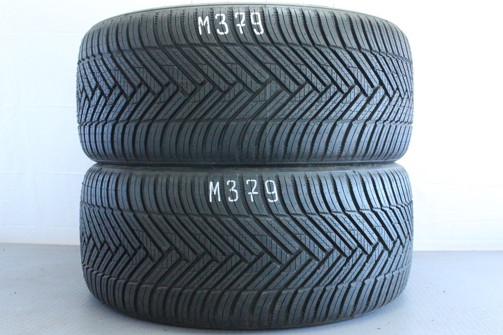 358616714879-featured 1x 235/35 ZR19 91Y Allwetterreifen Hankook Kinergy 4S2 Demo Dot2024 M379 – Bild 1
