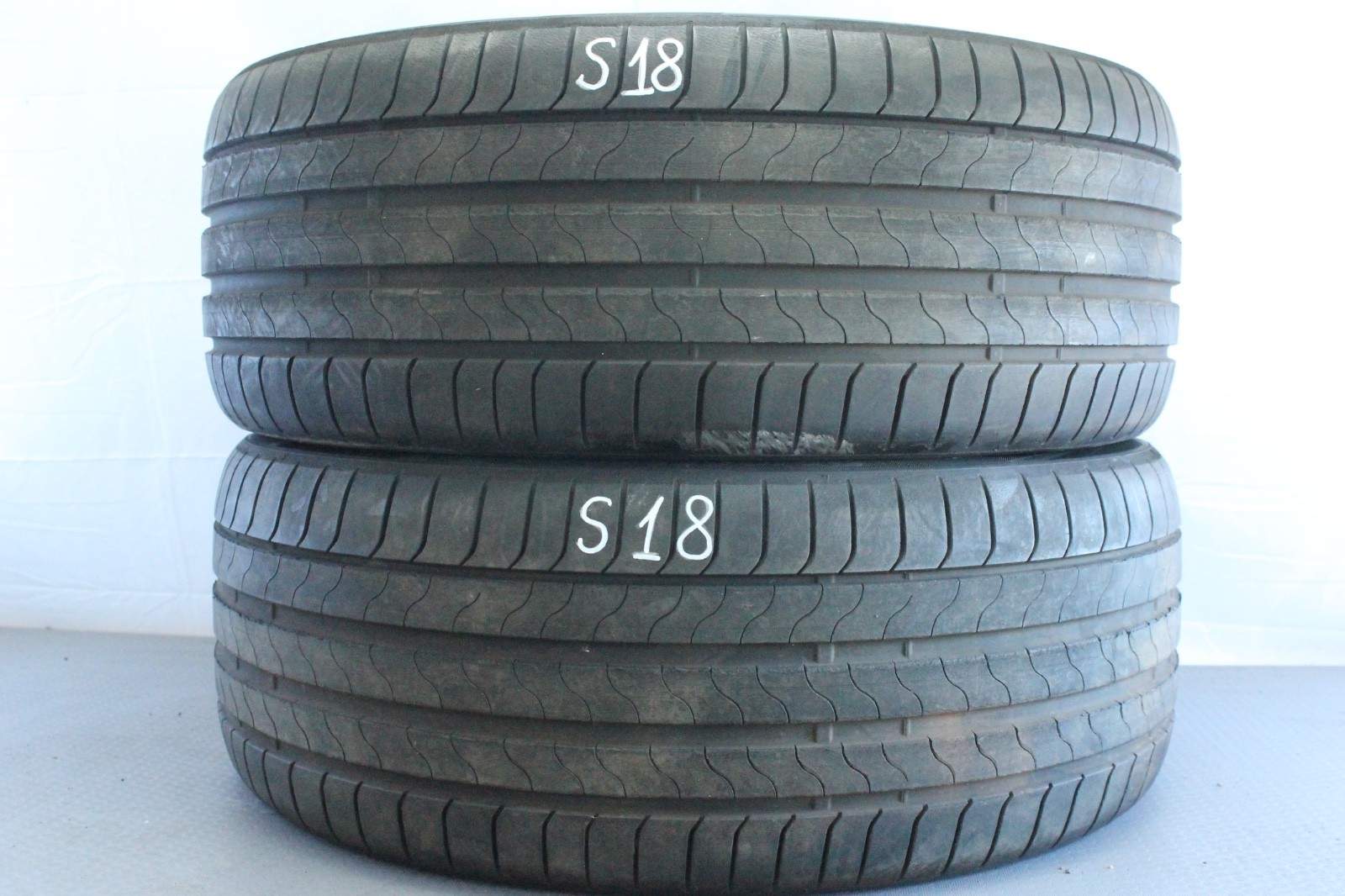 358621158896-featured 2x 255/45 R20 105Y Sommerreifen Bridgestone Turanza 6* Enliten Dot22 6-6,5mm S18 – Bild 1