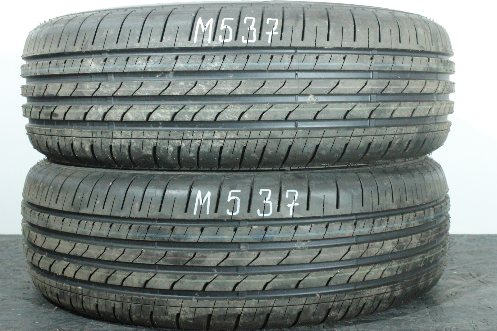 358691093034-featured 2x 215/65 R16 98H Sommerreifen Kenda Kenetica Pro Neuwertig Dot2025 M537 – Bild 1