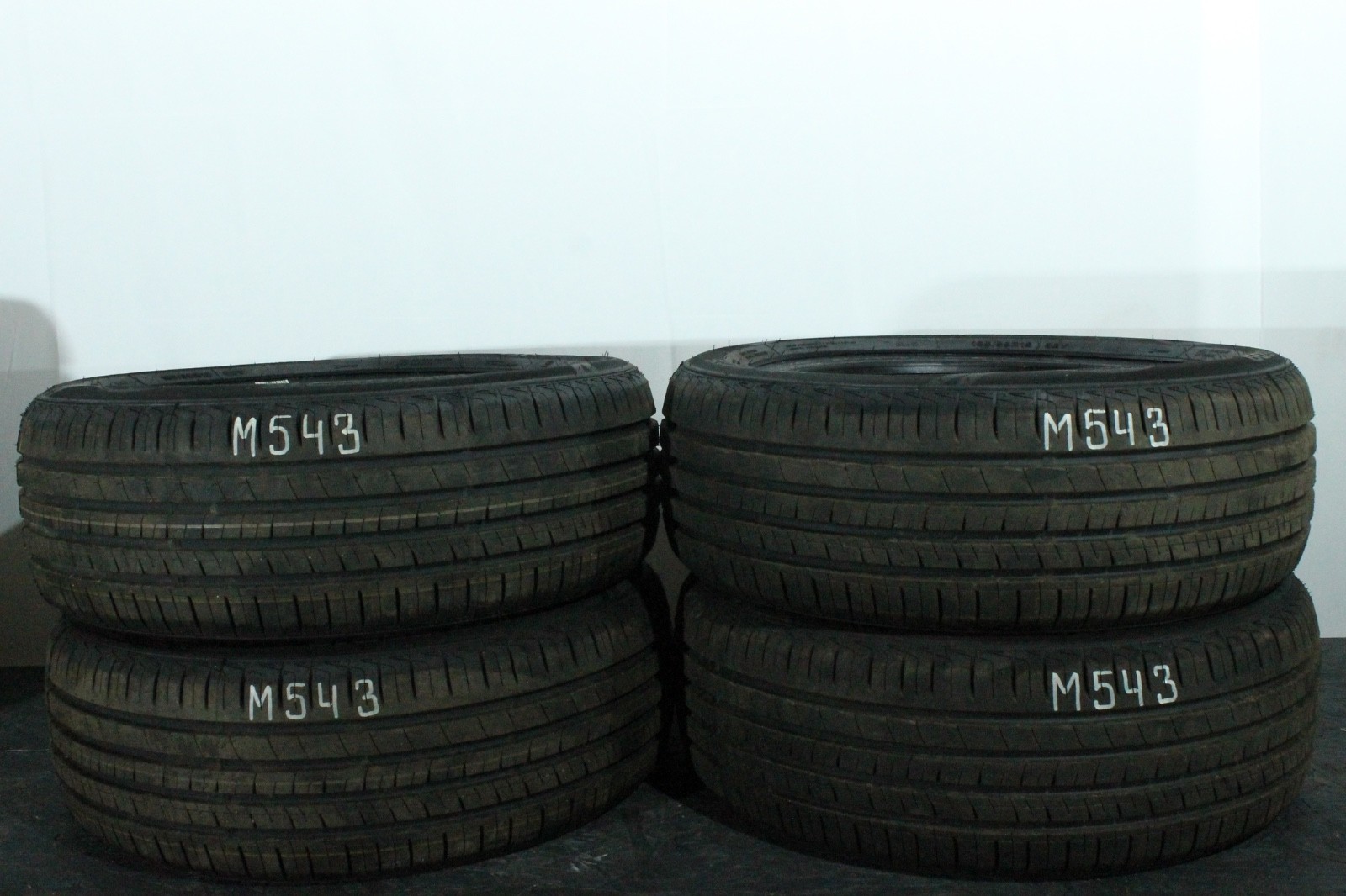 358691215273-featured 4x 185/55 R15 82V Sommerreifen Aplus A609 Neuwertig Dot2025 M543 – Bild 1