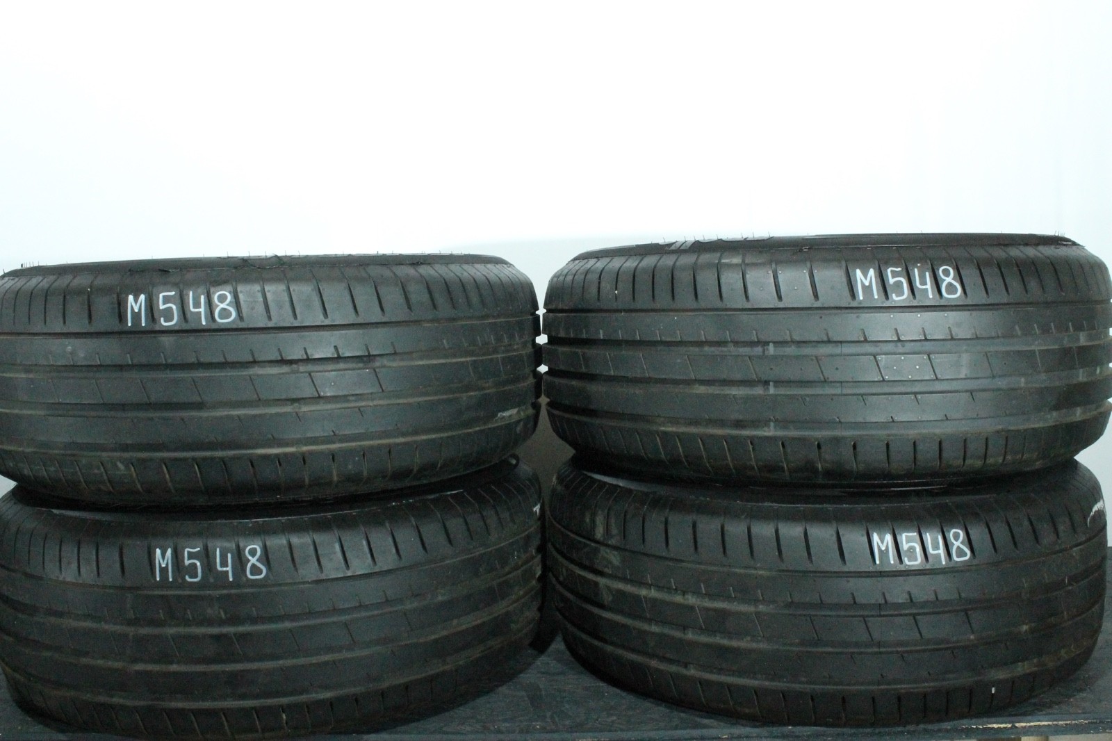 358691292990-featured 4x 235/50 R19 99W Sommerreifen Apollo Aspire 4G+ Neuwertig Dot2024 M548 – Bild 1