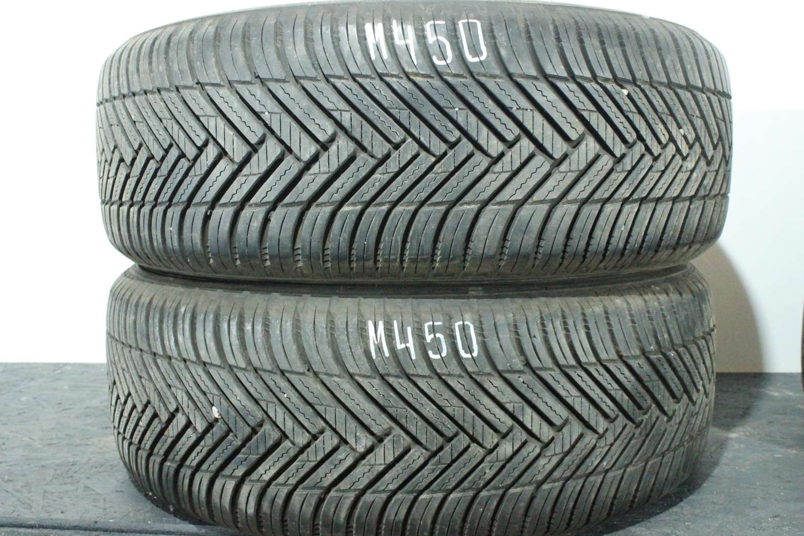 358691647105-featured 2x 235/55 R18 104V Allwetterreifen Hankook Kinergy 4S 2X Dot2022 6-7mm M450 – Bild 1